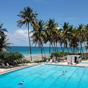  Apartment Kasa Galicia By The Sea - Cabana Studio Apt For 2 Beachfront Pool Puerto Rico